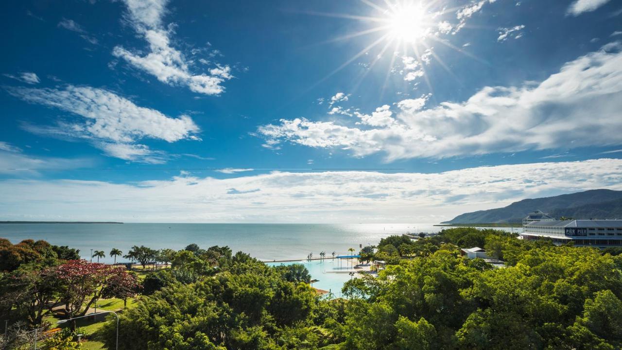 Oaks Cairns Hotel Bagian luar foto