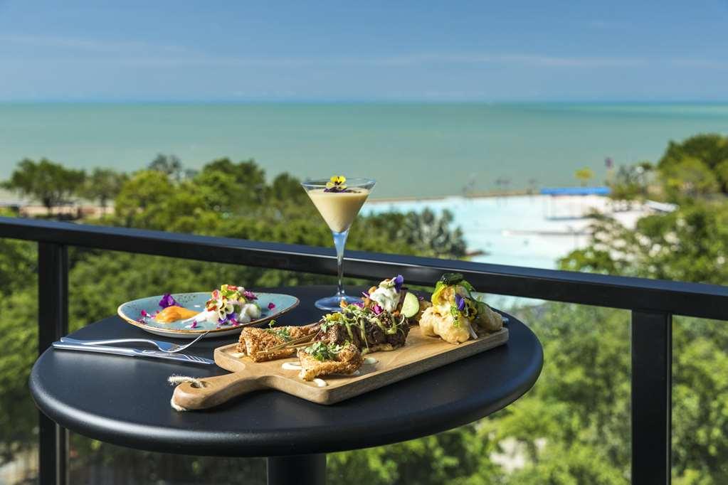Oaks Cairns Hotel Restoran foto
