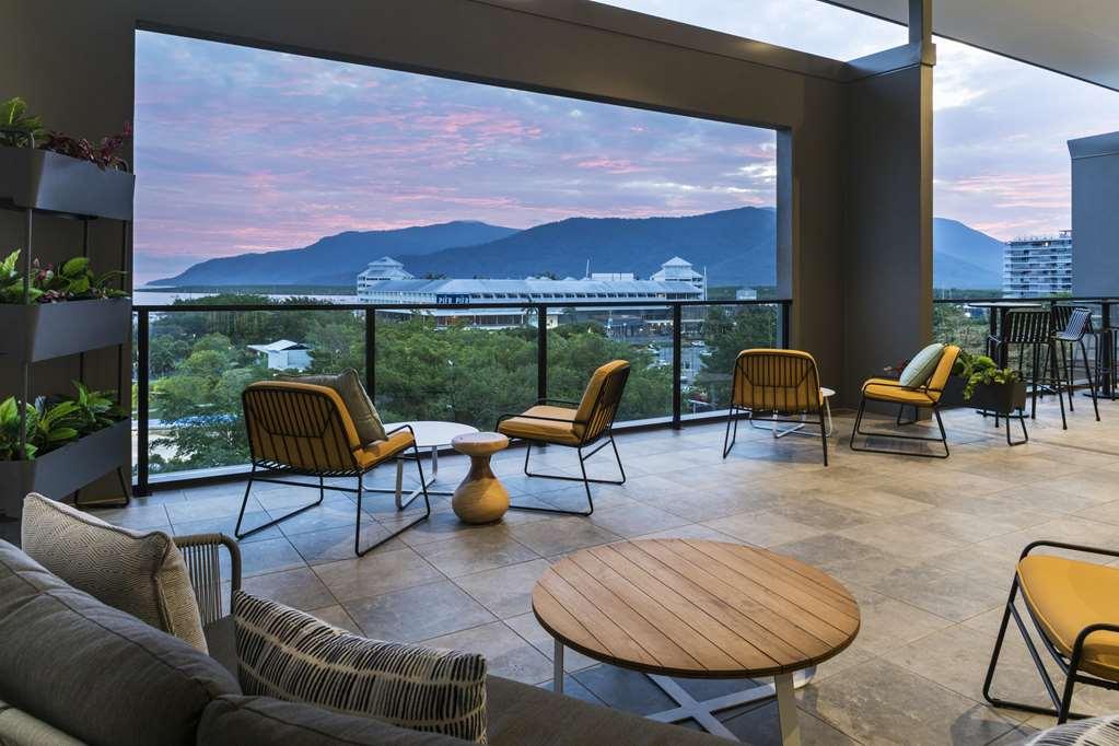 Oaks Cairns Hotel Restoran foto