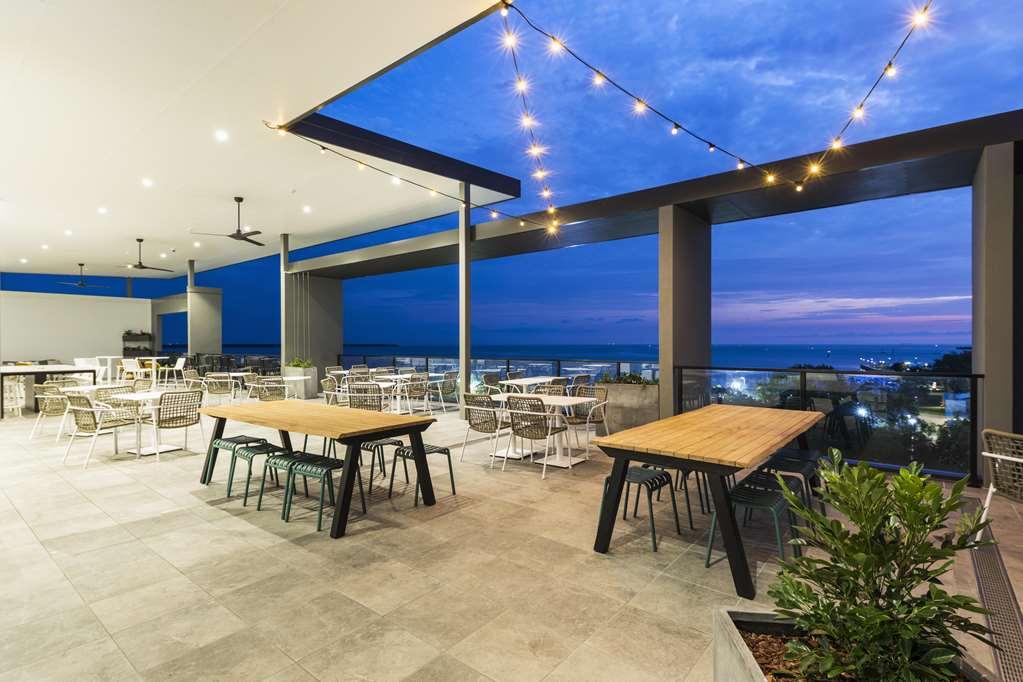 Oaks Cairns Hotel Restoran foto
