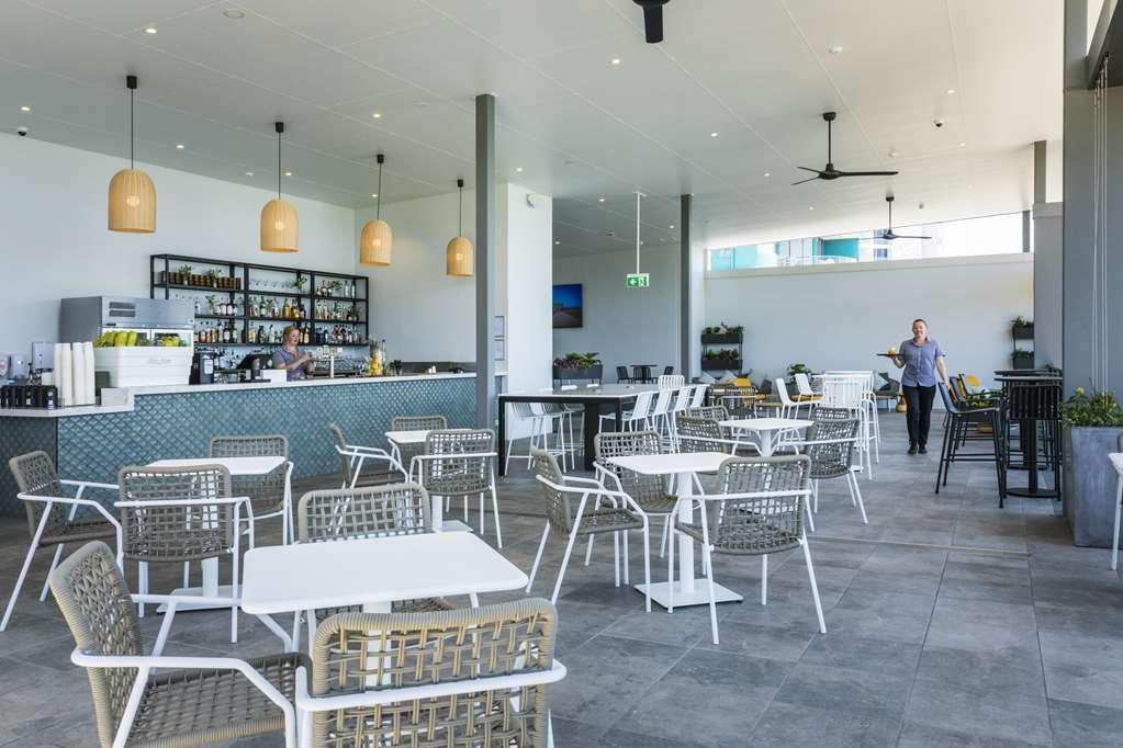 Oaks Cairns Hotel Restoran foto